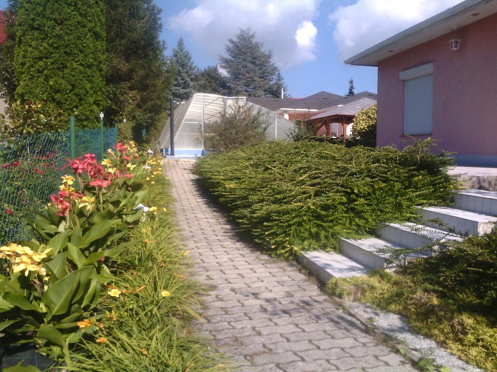 Fészek Apartmanház Vonyarcvashegy Extérieur photo