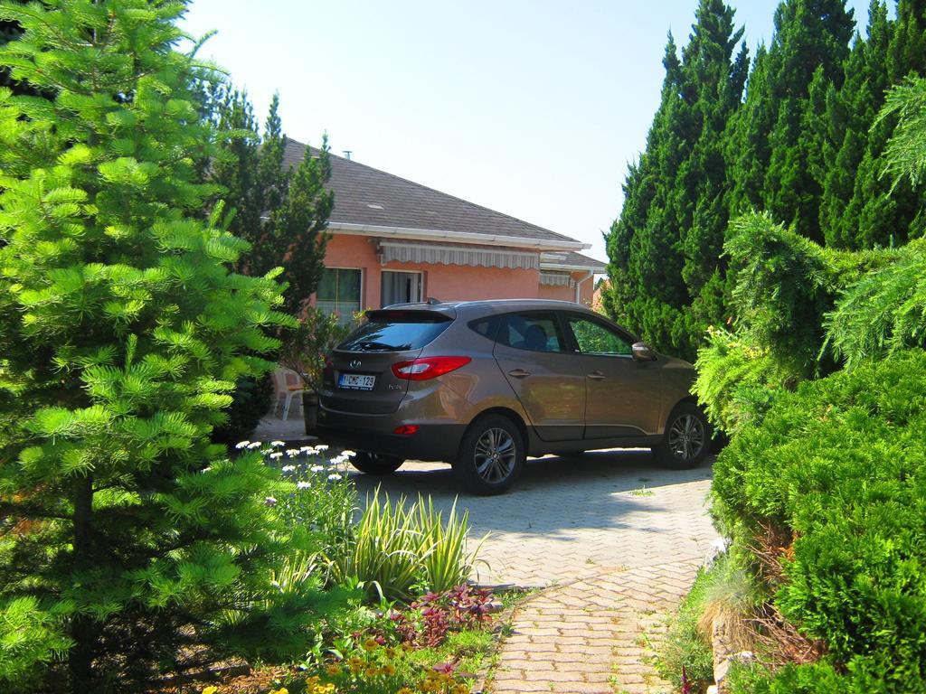 Fészek Apartmanház Vonyarcvashegy Extérieur photo