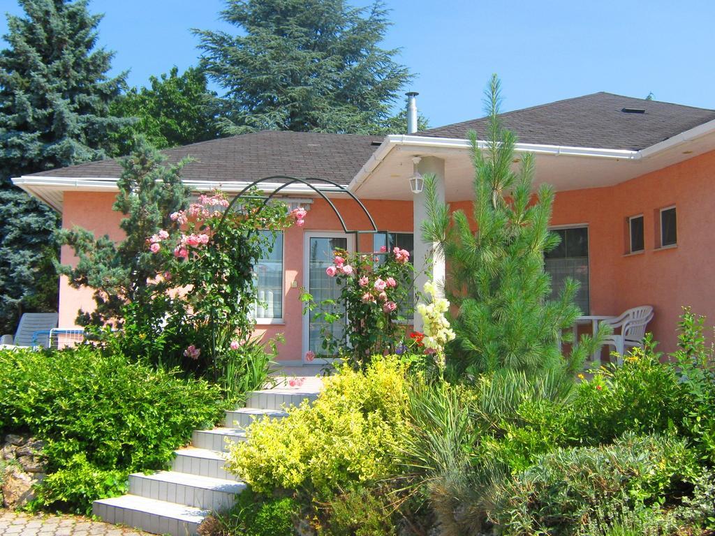 Fészek Apartmanház Vonyarcvashegy Extérieur photo