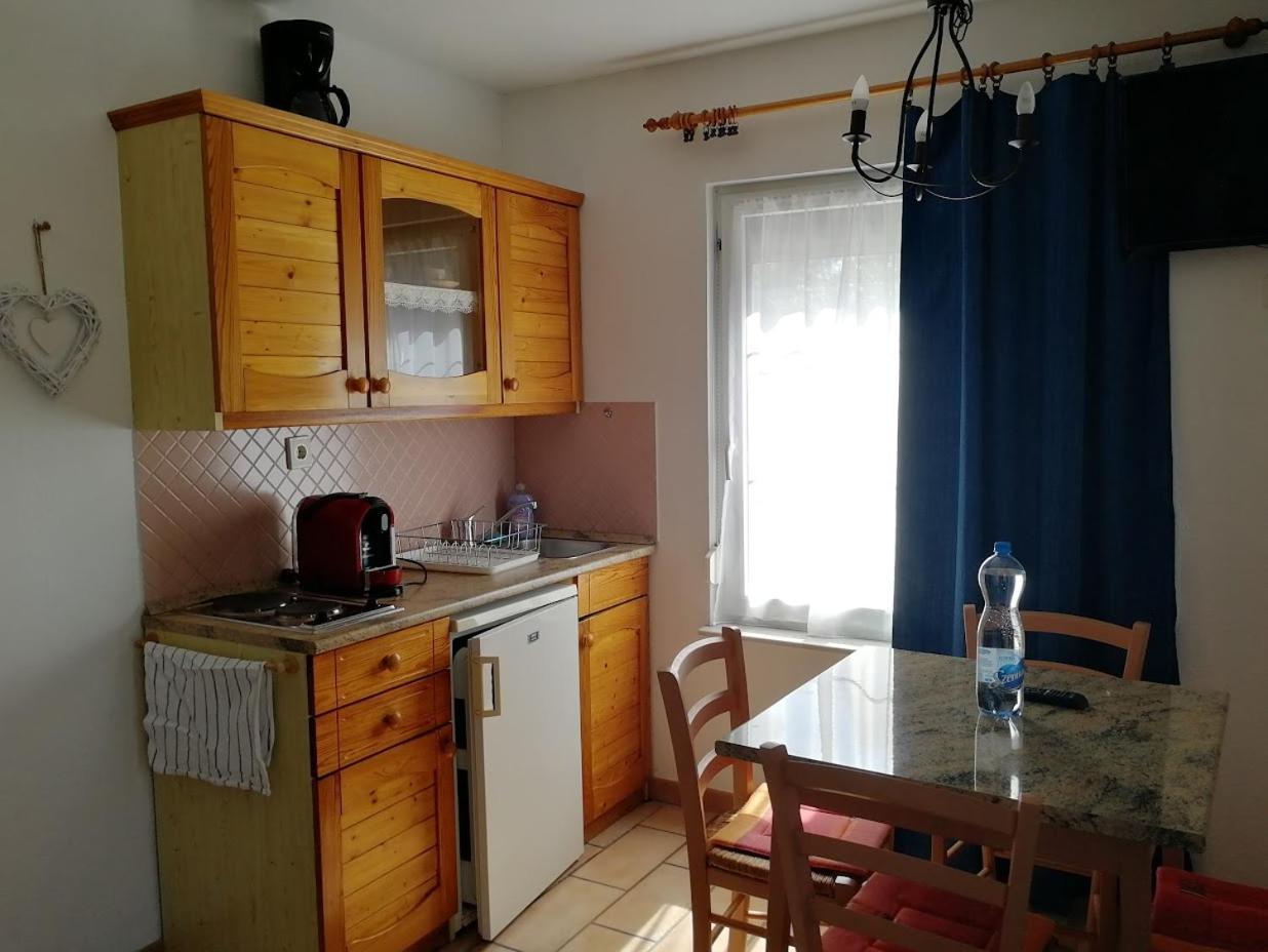 Fészek Apartmanház Vonyarcvashegy Extérieur photo