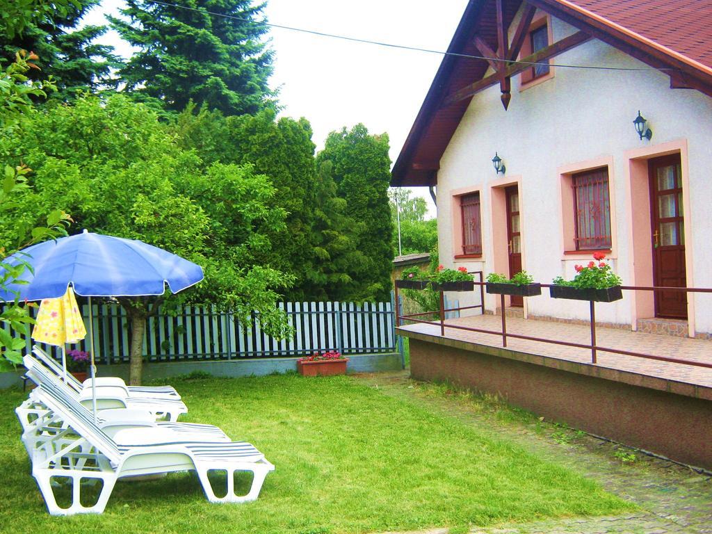 Fészek Apartmanház Vonyarcvashegy Extérieur photo